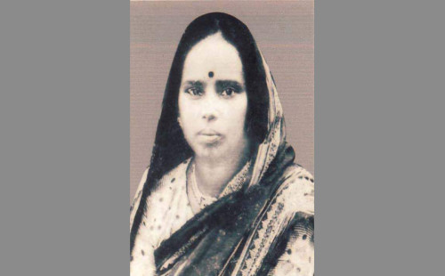 নওগাঁ ৩ আসনের সংসদ সদস্যের মমতাময়ী মাতার প্রয়ান দিবসে আবেগঘন স্ট্যাটাসে স্মরণ