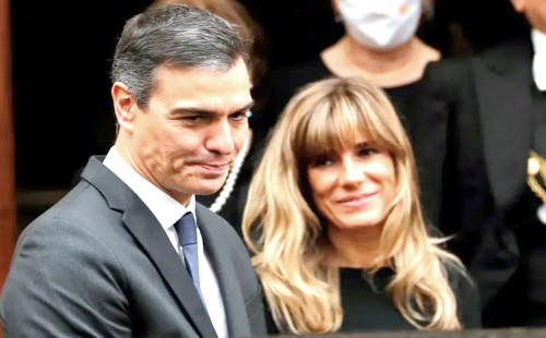 স্ত্রীর বিরুদ্ধে দুর্নীতির অভিযোগ, দায়িত্বপালন স্থগিতের ঘোষণা স্পেনের প্রধানমন্ত্রীর 