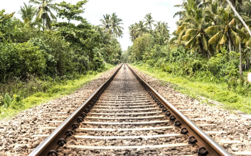 প্রচণ্ড গরমে টাঙ্গাইলে সিল্কসিটি ট্রেনে আগুন, আতঙ্কে আহত ১০ যাত্রী