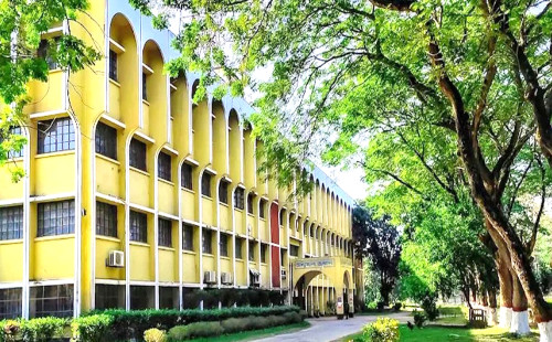 নিষেধাজ্ঞা না মেনে ভবনে প্রবেশ, ইবির দুই শিক্ষকের বিরুদ্ধে অভিযোগ 