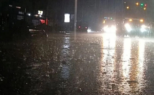 অবশেষে ঢাকায় বজ্রসহ শিলাবৃষ্টি, নগরবাসীর স্বস্তি