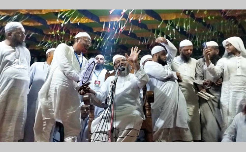 চরমোনাই পীরের ইসলামী আন্দোলনে যোগ দিলেন দুই বিএনপি নেতা 