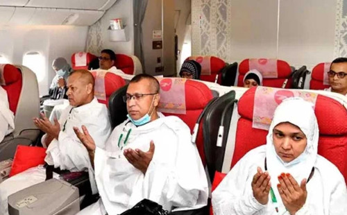 ৪১৯ হজযাত্রী নিয়ে হজযাত্রা শুরু 