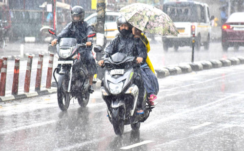 শনিবার পরিণত হতে পারে ঘূর্ণিঝড়ে, উপকূলে আঘাতের আভাস 