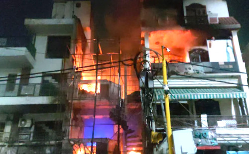 মধ্যরাতে শিশু হাসপাতালে ভয়াবহ আগুন, ৭ নবজাতকের মর্মান্তিক মৃত্যু 