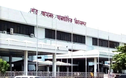 চট্টগ্রামে হজ ফ্লাইট বাতিল, বাসে ঢাকায় পাঠানো হলো ৩১৭ হজযাত্রী 