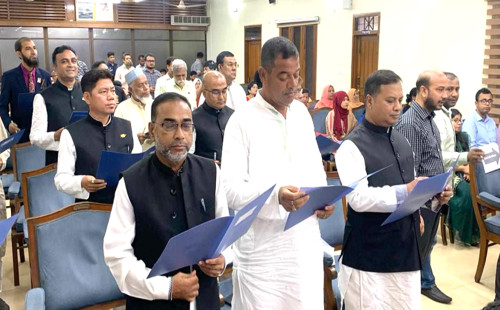 চট্টগ্রামে শপথ নিলেন যারা 