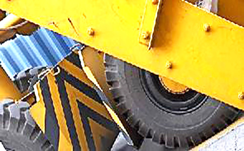 আরটিজি চাপায় বন্দরে নিহত ১ 