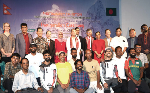 আমাদের বেঁচে থাকার জন্য পাহাড় সংরক্ষণ করা অপরিহার্য: সাবের হোসেন 