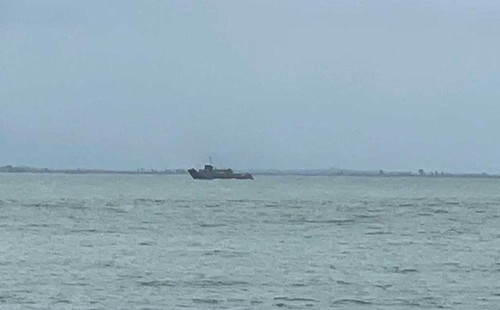 নাফ নদী থেকে সরে গেছে মিয়ানমারের যুদ্ধজাহাজ 