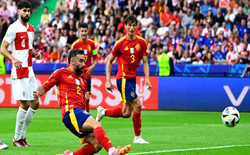 ক্রোয়েশিয়াকে গুঁড়িয়ে স্পেনের বড় জয়