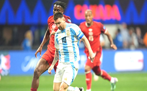 দুই গোলের জয়ে কোপা আমেরিকা শুরু আর্জেন্টিনার