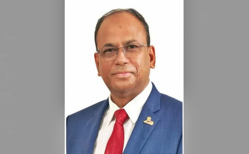 তোফাজ্জল হোসেন  প্রধানমন্ত্রীর মুখ্য সচিব পদে আরও এক বছর থাকছেন 