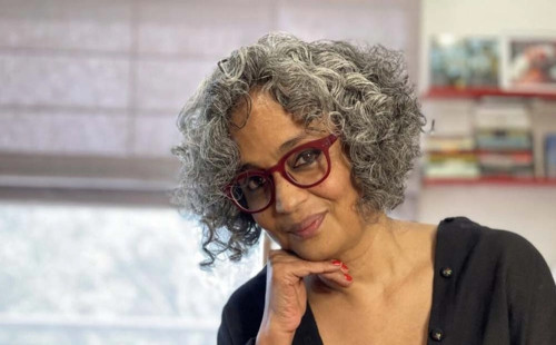 ‘পেন পিন্টার’ পুরস্কার পেলেন অরুন্ধতী রায় 