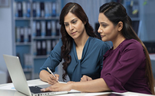 বিবাহিত নারীদের নিয়োগ না দেওয়ায় তদন্তের মুখে অ্যাপল কারখানা 