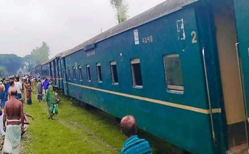 বগুড়ায় ফের ট্রেনের বগি লাইনচ্যুত 