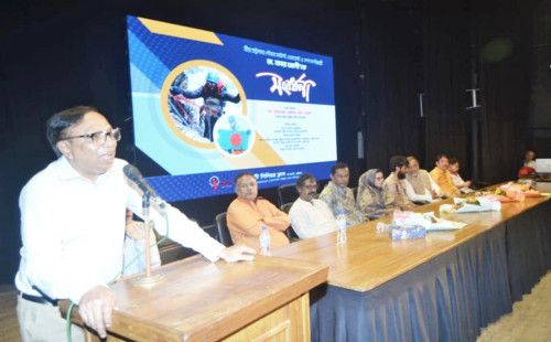 এভারেস্ট বিজয়ী বাবর আলীকে পোর্ট সিটি সিনিয়র ক্লাবের সংবর্ধনা প্রদান 