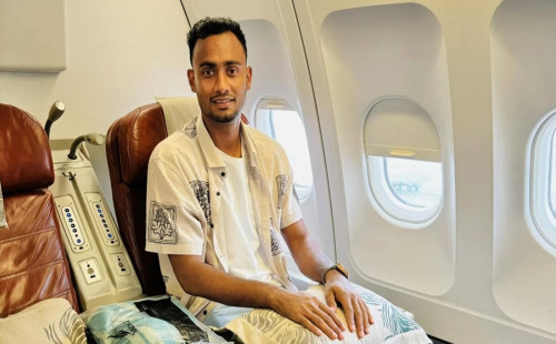 দেশ ছাড়লেন শরিফুল