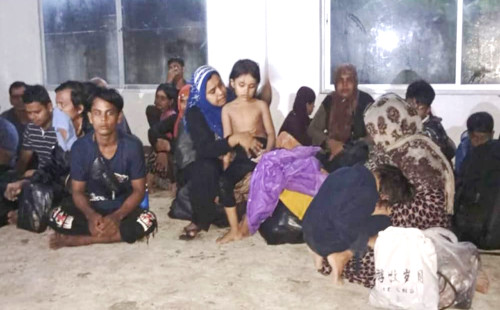 সেন্টমার্টিনে মিয়ানমারের দুই সেনা ও ৩১ রোহিঙ্গার অনুপ্রবেশ 