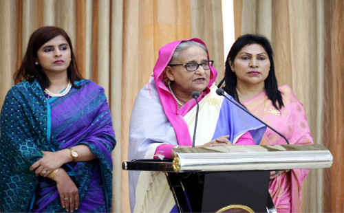 কোটা ইস্যুতে কোর্ট থেকে সমাধান আসা উচিত : প্রধানমন্ত্রী 