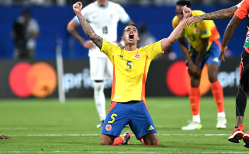 ১০ জনের দল নিয়ে উরুগুয়েকে হারিয়ে ফাইনালে কলম্বিয়া 