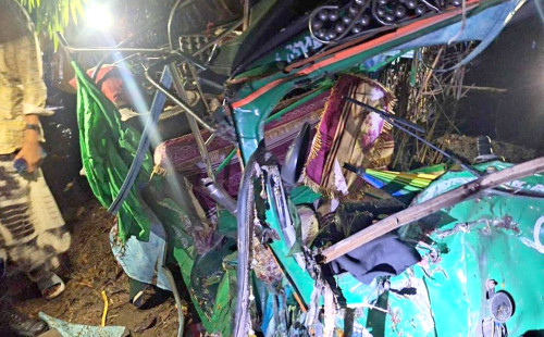 চট্টগ্রামে সড়ক দুর্ঘটনায় খালা-ভাগনেসহ ৪ জন নিহত 