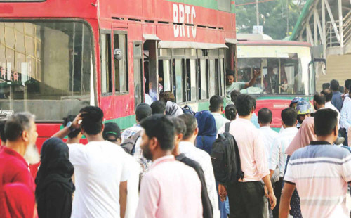 মেট্রোর শূন্যতায় ভোগান্তি বেড়েছে মানুষের 