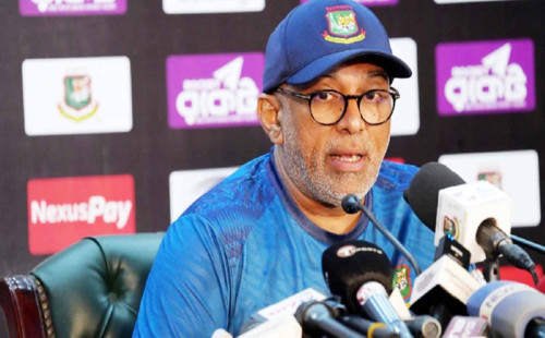 ঢাকায় ফিরলেন হাথুরুসিংহে