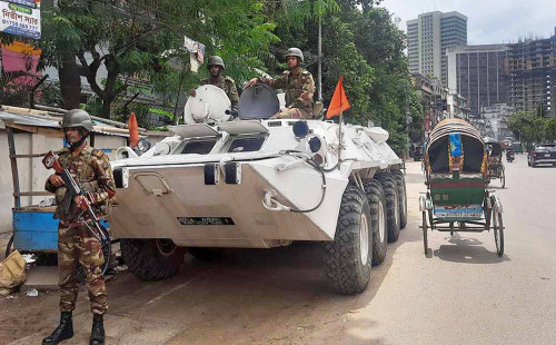 সারা দেশে অনির্দিষ্টকালের কারফিউ 