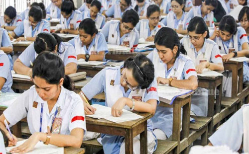 অনির্দিষ্টকালের জন্য স্থগিত এইচএসসি পরীক্ষা 