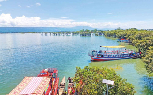 পর্যটক নেই টাঙ্গুয়ার হাওরে 