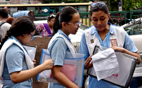 এইচএসসি নিয়ে ছড়িয়ে পড়া বিজ্ঞপ্তি ভুয়া, পূর্ণ নম্বরেই পরীক্ষা 