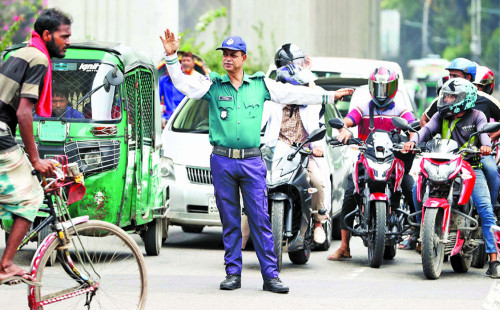 ৬২৮ থানার কার্যক্রম শুরু, সড়কে ট্রাফিক পুলিশ 