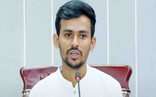 প্রথম মাসের বেতন বন্যার্তদের জন্য উৎসর্গ করলেন ক্রীড়া উপদেষ্টা 