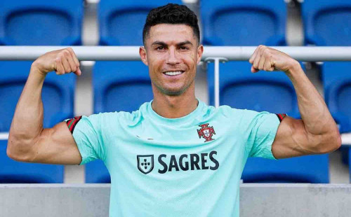 ১০০০ গোলের পরেই বুটজোড়া তুলে রাখতে চান রোনালদো