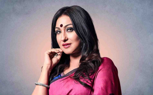 আবার হাসিখুশি বাংলাদেশকে দেখতে পাব : ঋতুপর্ণা 