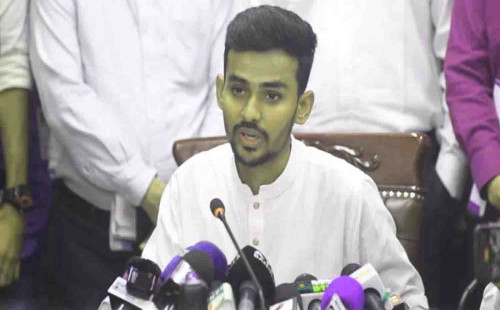 দেশের ওষুধ ও পোশাকের বাজার দখলের ষড়যন্ত্র হচ্ছে: আসিফ মাহমুদ 