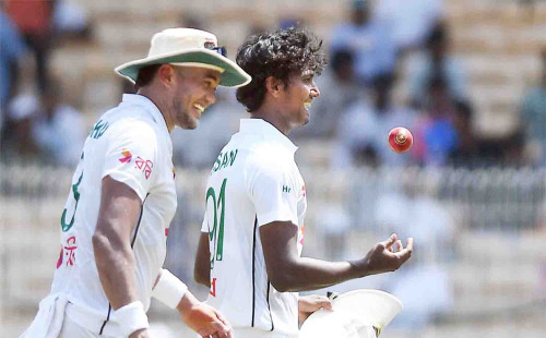 ৩৭৬ রানে থেমেছে ভারত, হাসানের ৫ উইকেট