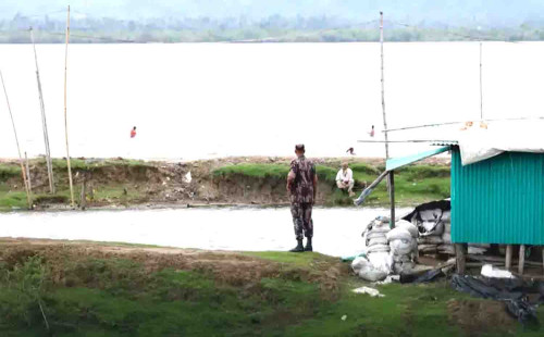 ‘চারদিকে মরদেহ’, পালিয়ে আসা রোহিঙ্গাদের বর্ণনায় নির্যাতনের ভয়াবহতা 