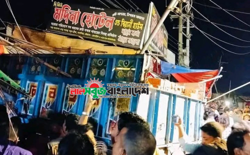 চট্টগ্রামে ভয়াবহ সড়ক দুর্ঘটনা, তিনজনের মৃত্যুর খবর  