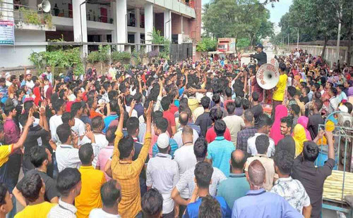 যে কারণে থামছে না পোশাক খাতের শ্রমিক অসন্তোষ 