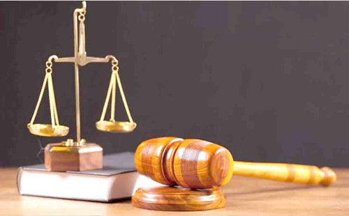 বিএনপিপন্থি আইনজীবীদের হট্টগোল: বিচারক বললেন, ‘আমি লজ্জিত’ 