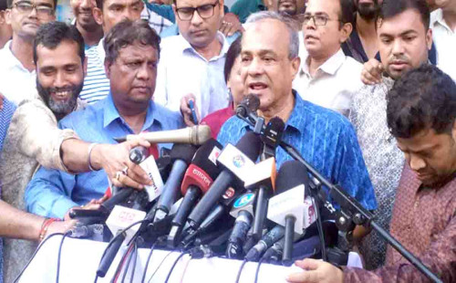 স্বরাষ্ট্র উপদেষ্টা: রাতে মন্দিরের ভলান্টিয়ারদের সতর্ক থাকার নির্দেশ 