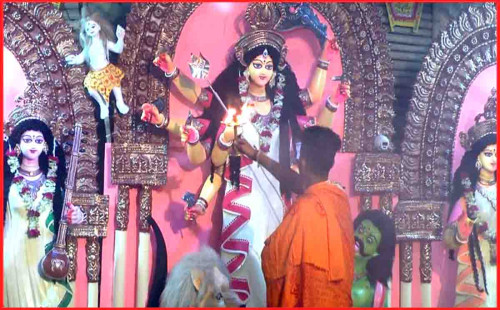 মণ্ডপে মণ্ডপে বিদায়ের সুর, দুর্গাপূজার শেষ লগ্ন
