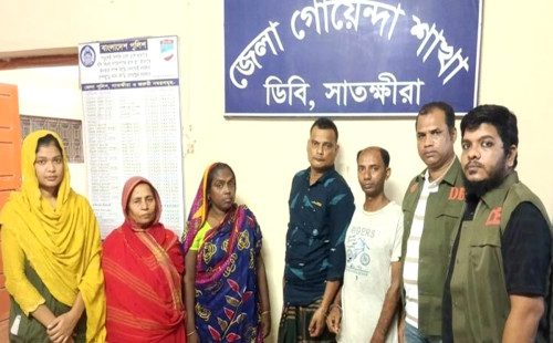 সাতক্ষীরার মন্দিরে সোনার মুকুট চুরি: সন্দেহভাজন চারজন গ্রেফতার, তদন্ত চলছে